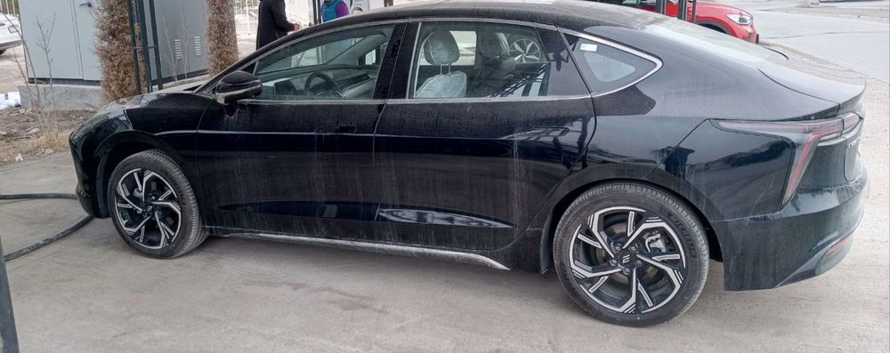 Срочно продается новый электромобиль