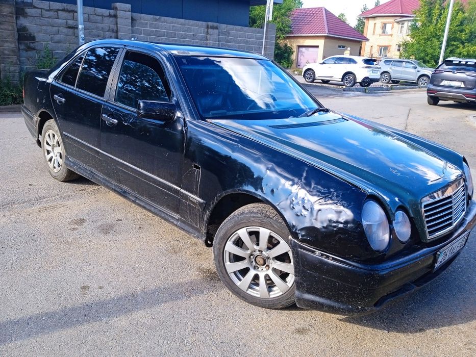 Продам мерса 210