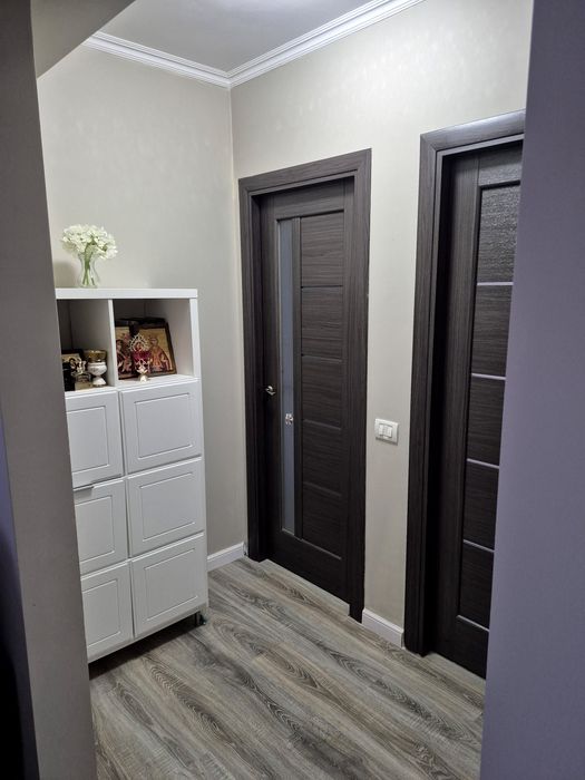 Apartament 3 camere + boxa** Bloc nou**str Trotus**Utilat și Mobilat