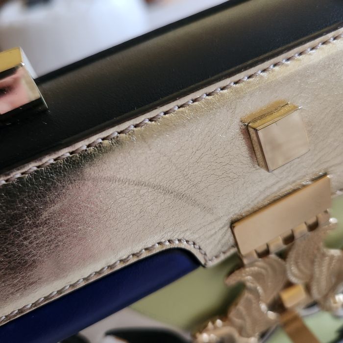 Кожена чанта Giancarlo Petriglia дръжки лого златиста синя черна зелен