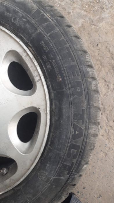 Продается Шины с дисками комплект. 195/65/15