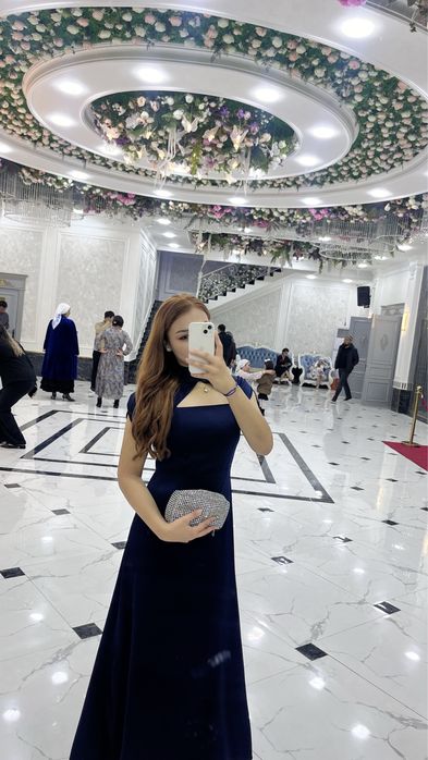 Платья вечерная атлас