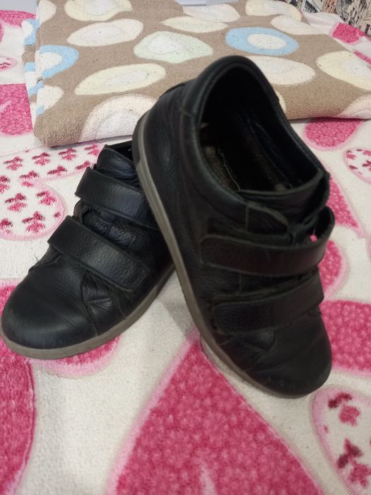 Ботинки кожаные на двух липучках