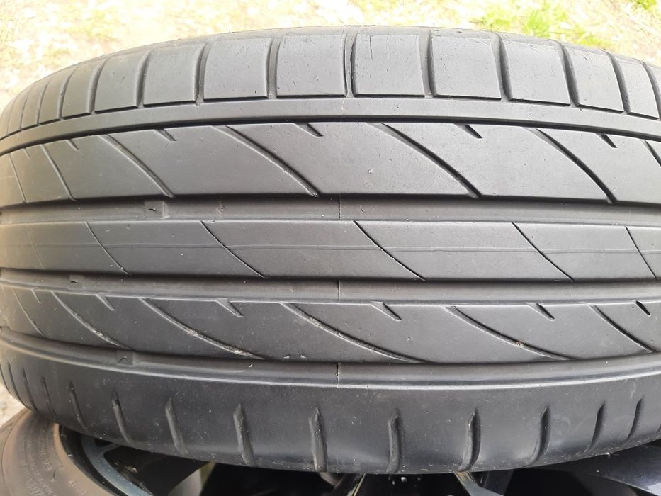 Продам шины 225/40/18 максис спорт.