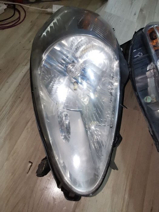 Faruri Fiat Grande Punto