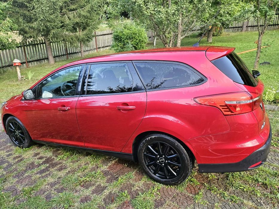 Vand Ford Focus  Perfecta stare de functionare  1,5 l  diesel  4700 euro  Negociabil