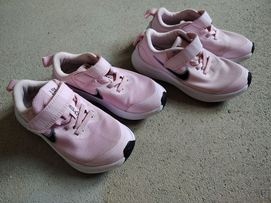 Adidași Nike fetiță Nr 27 amândouă 85 lei