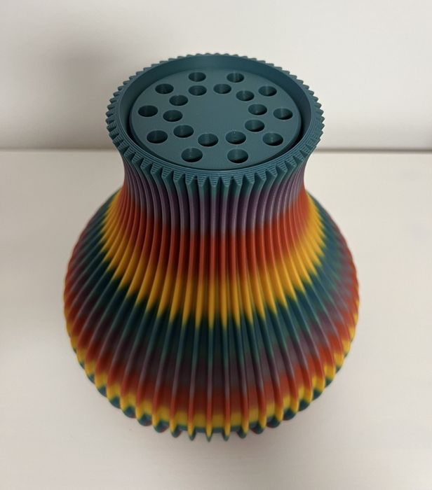 Vand vaza printata 3D, pentru flori Lego