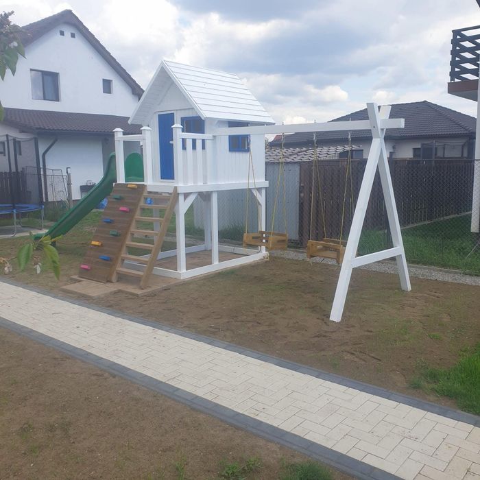 Căsuța copii/ tobogan /loc de joaca