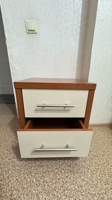 Продаю спальный гарнитур