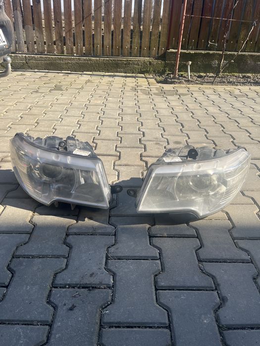 vand faruri skoda superb 2