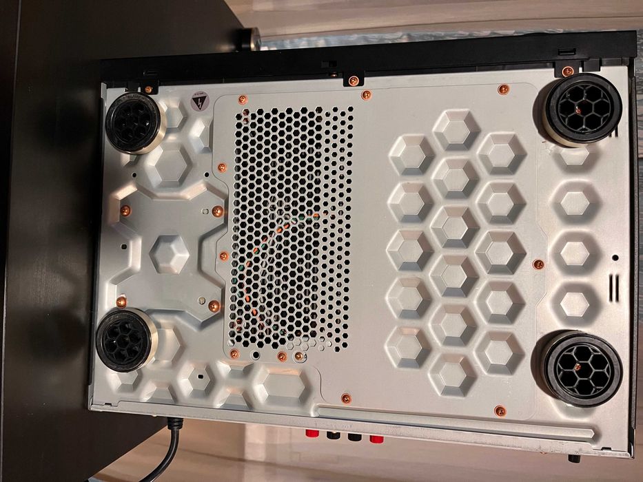 Линеен усилвател Pioneer A400