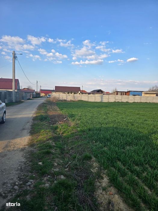 Teren intravilan Lazuri