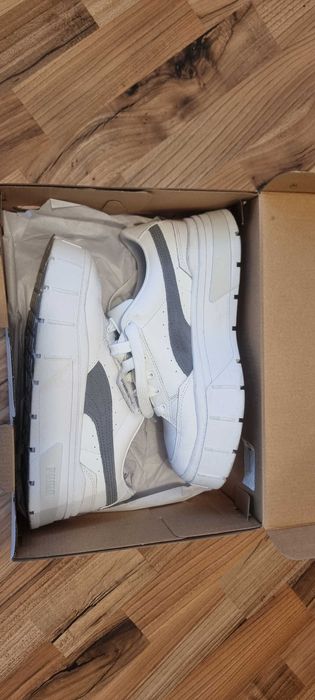 PUMA Спортни обувки Mayze с велур