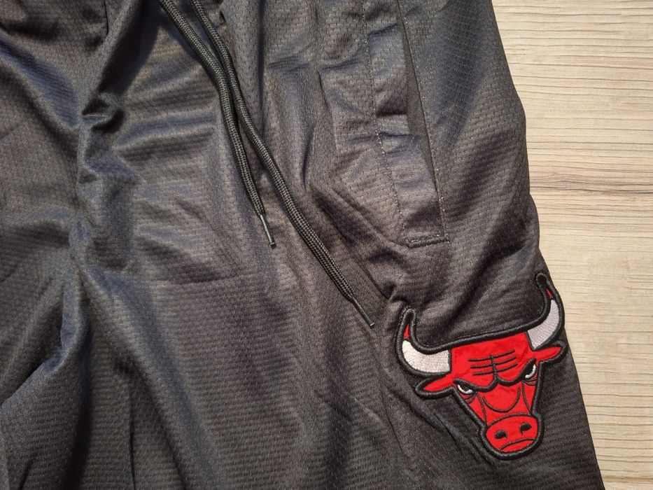 Баскетболни шорти на Чикаго Булс!