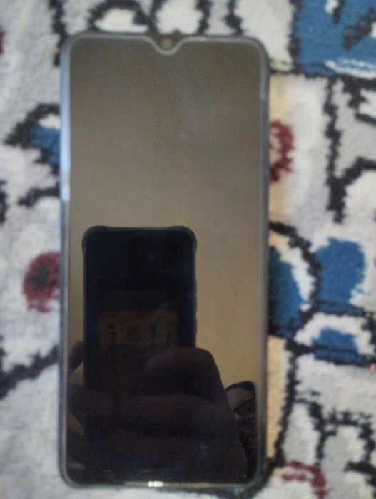 Продаю телефон vivo