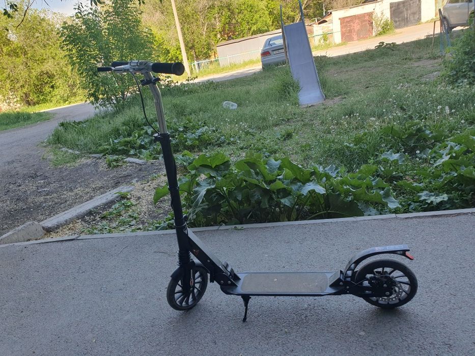 Продаю самокат почти нов