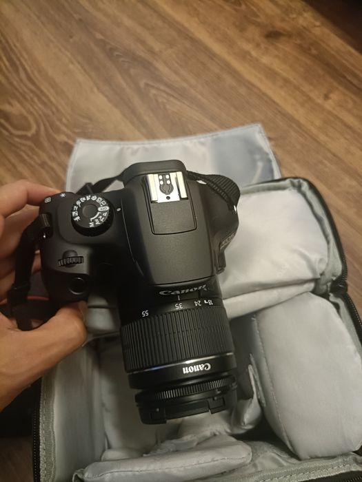 Aparat foto canon DSLR4000D