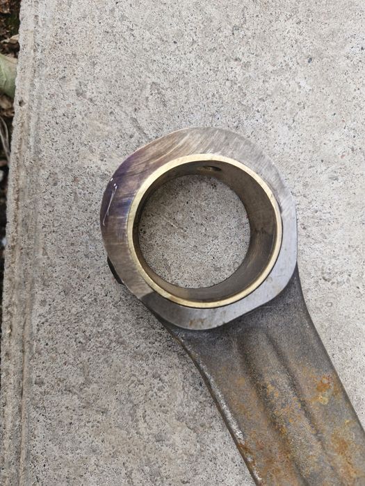 Продам шатун на mersedes actroc mp2