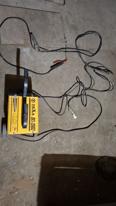 Продам сварочный аппарат ТЕХА 250-63