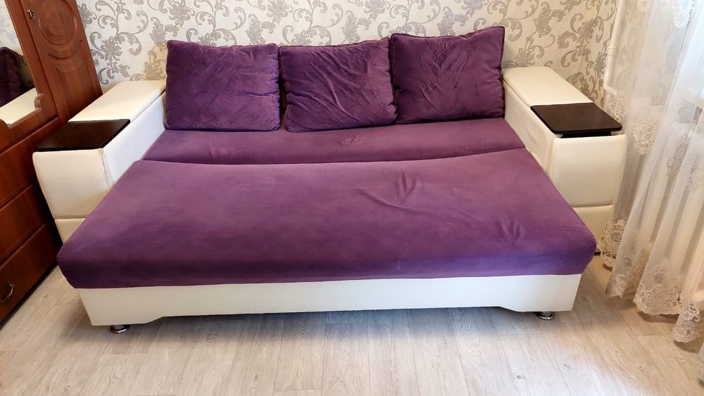 Продам диван в хорошем состоянии