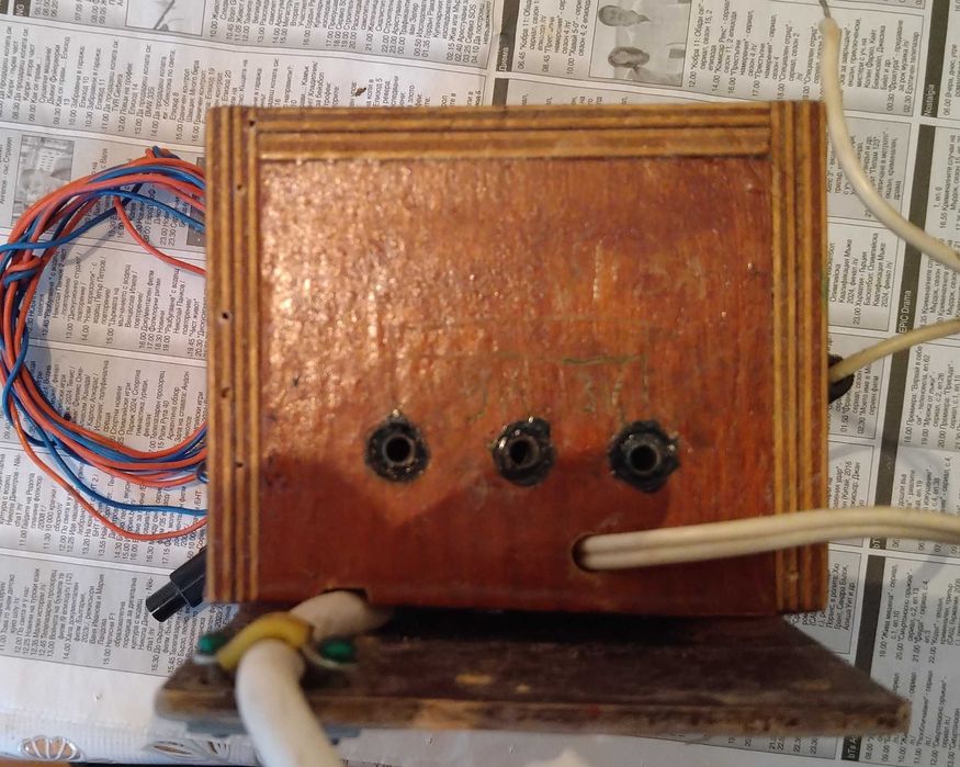 Стабилизиран токоизправител 220 V => 3-5-8 V, 0.5 A