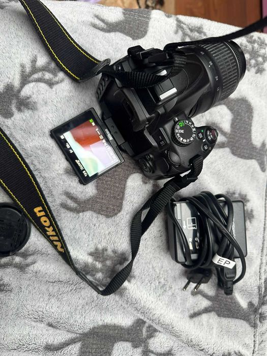 Aparat foto Nikon D5000 Obiectiv 18-55MM VR Cu baterie si incarcator