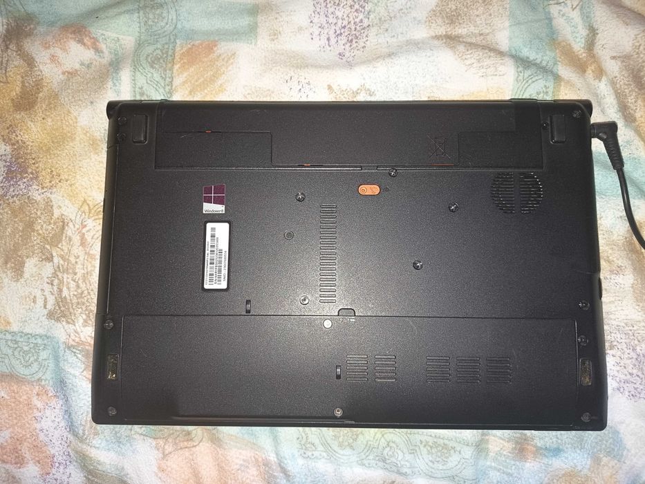 Laptop Acer V3 571, Core i5 3210m, ssd 120gb, ram 4gb,  baterie buna in jur de 2 ore