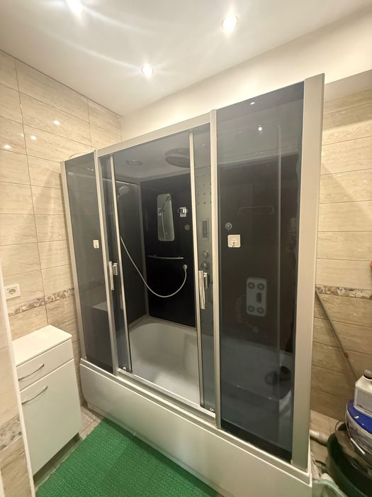 Душевая кабина большая