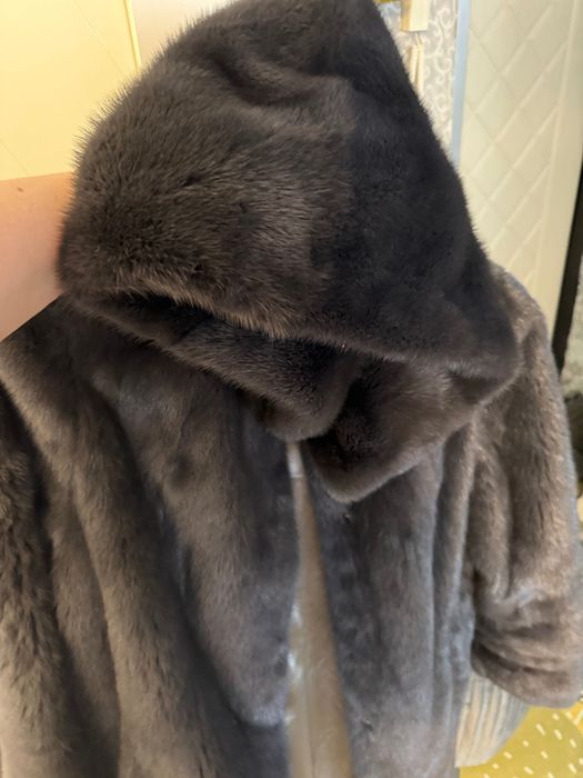 Норковая шуба б/у 1год