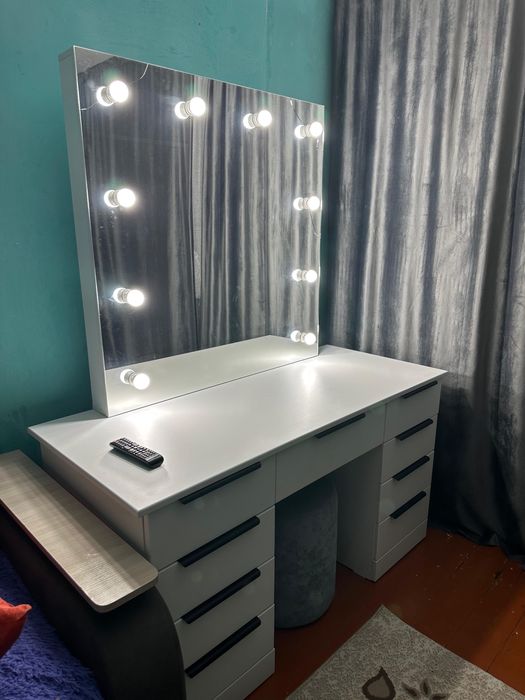 Продам столик,реальному покупателю торг