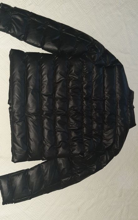 Geaca noua fara eticheta,marimea S, de culoare neagra