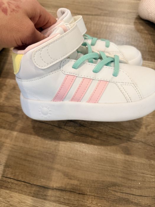Adidas кецове момиче