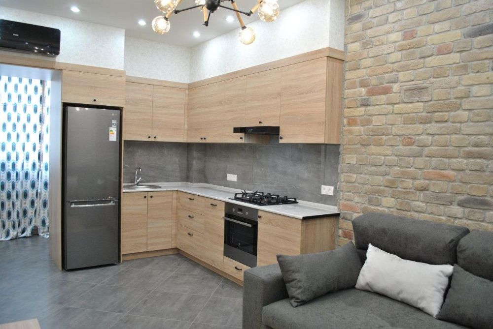 Сдается 2х комнатная квартира на Парк Бобура