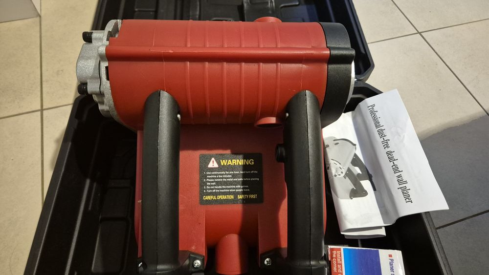 Masina decopertat / curatat pereti