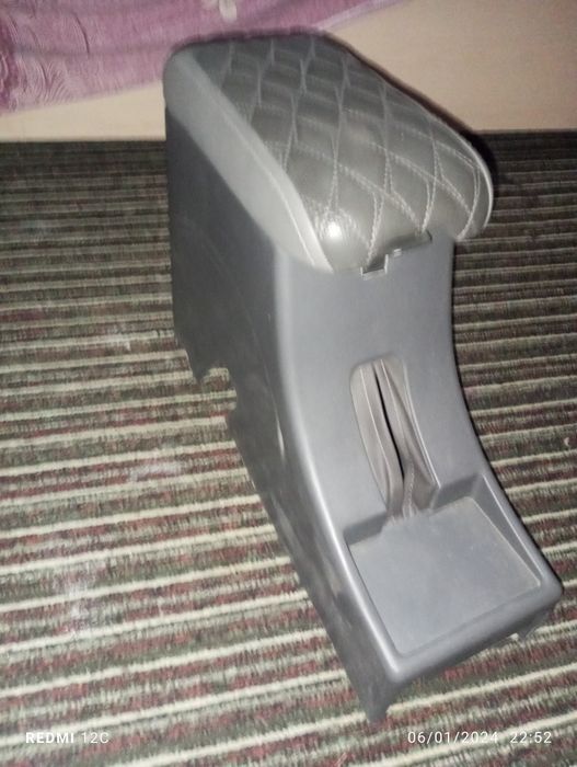 Mashina bari sotiladi holati yangi