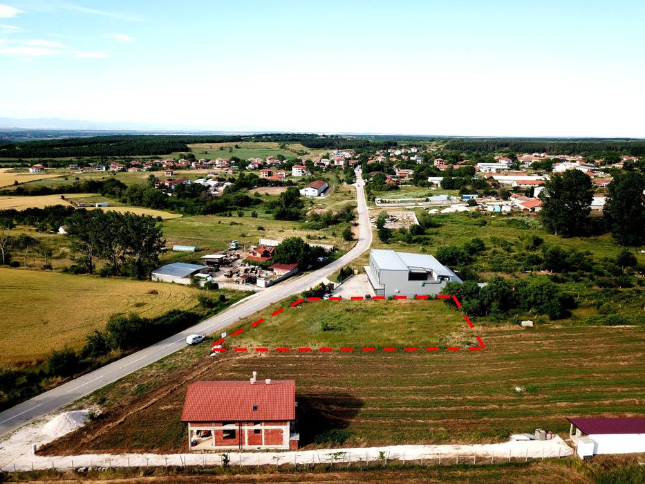 Продавам имот/парцел 1207кв.м. УПИ в село Мулдава на първа линия по асфалтов път