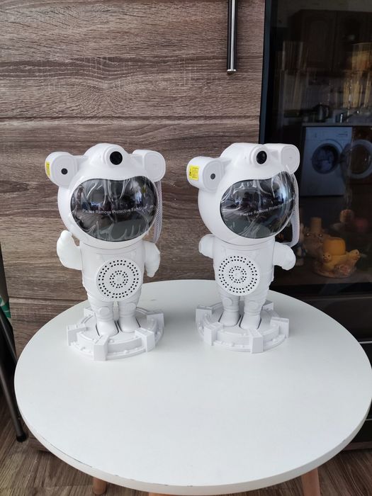 Ново ! Нощна лампа-проектор GalaxyAstro във Формата на Астронавт