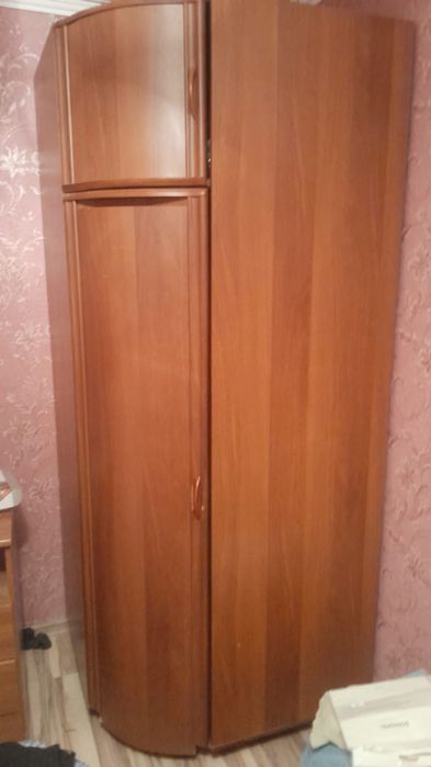 Продам шифонер высокии