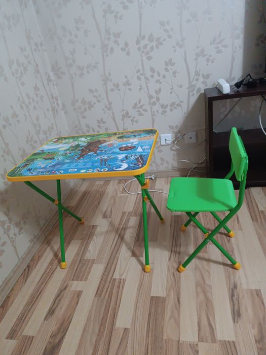 Детский стол и стул