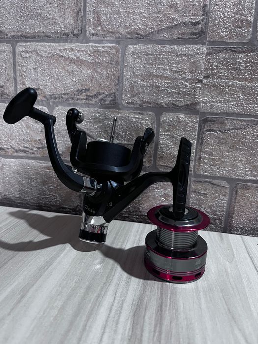 Продавам чисто нова макара QS4000