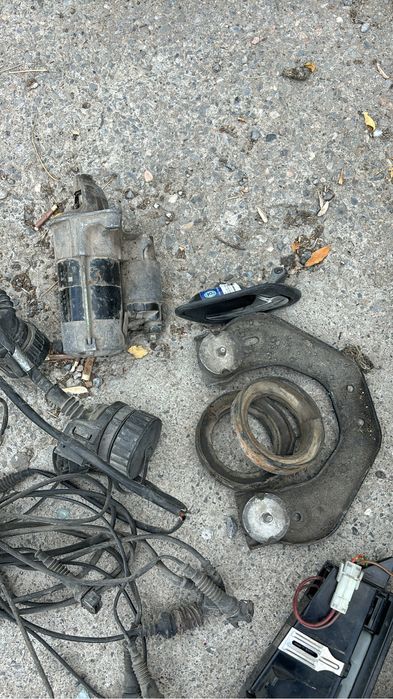 Продам запчасти на бмв