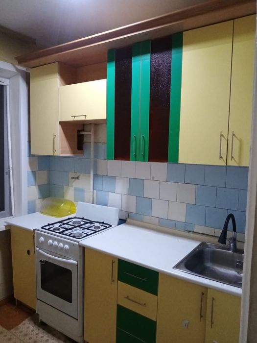 Кухонный гарнитур с раковиной