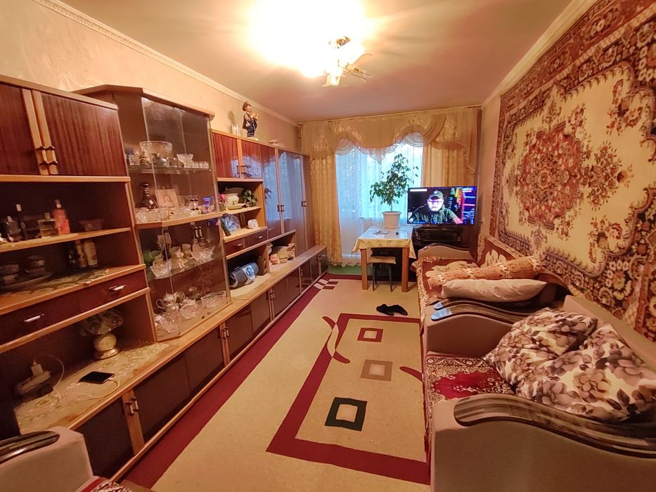 Продается 2-комн (4-10, 2 эт)