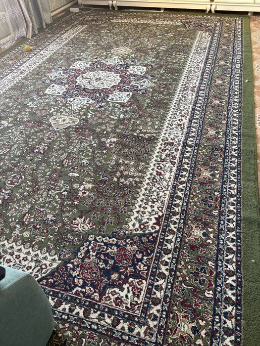 Продам красивый ковер.