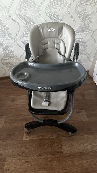 Продам стульчик для кормления.