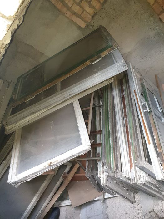Продаю рамы со стеклами за 1 тыс , самовывоз