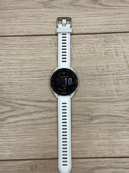 Смарт- часы Garmin Forunner 165