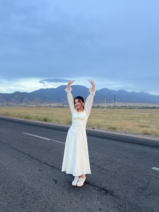 Платье Lichi, S подойдет на М