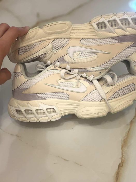 Продавам Nike Air Max 270 – оригинални дамски маратонки.
Носени са малко и са запазени отлично.
Размер: 39
Много удобен Air Max модел с модерен дизайн